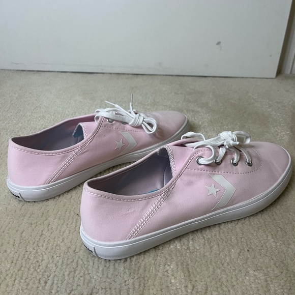 NWOT Converse pink shoes. Size 9. Never worn - Picture 4 of 7